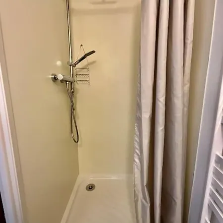 Le Petit Loup, Neuf Avec Jardin Apartment